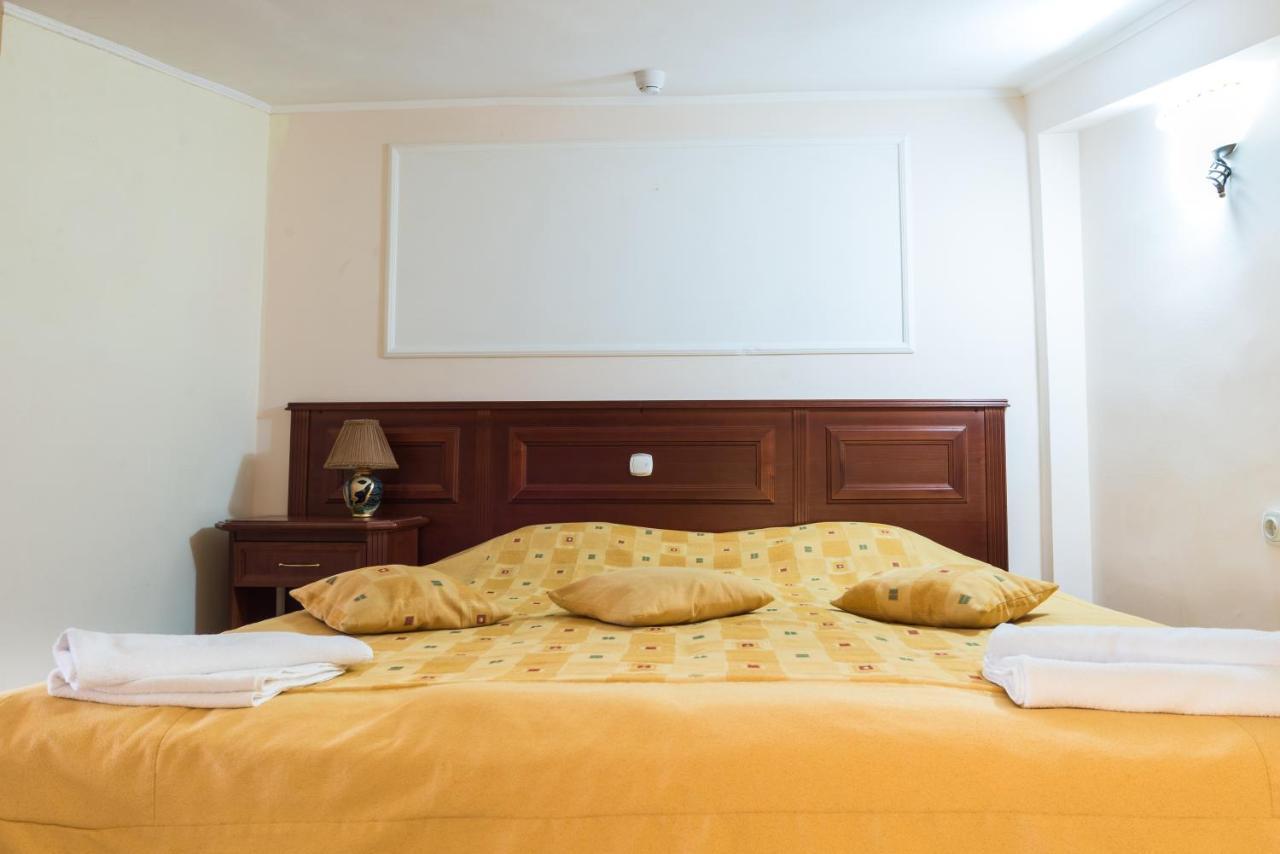 פמפורובו Elina Hotel מראה חיצוני תמונה
