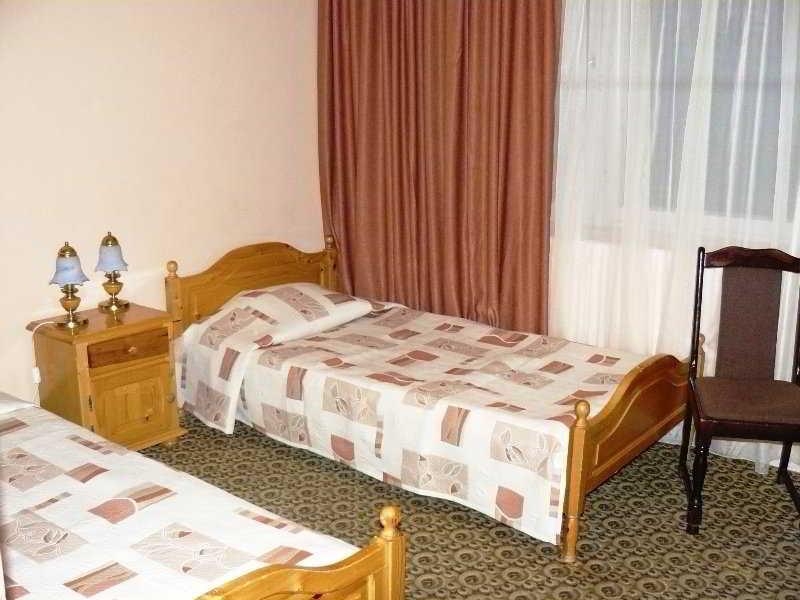 פמפורובו Elina Hotel מראה חיצוני תמונה